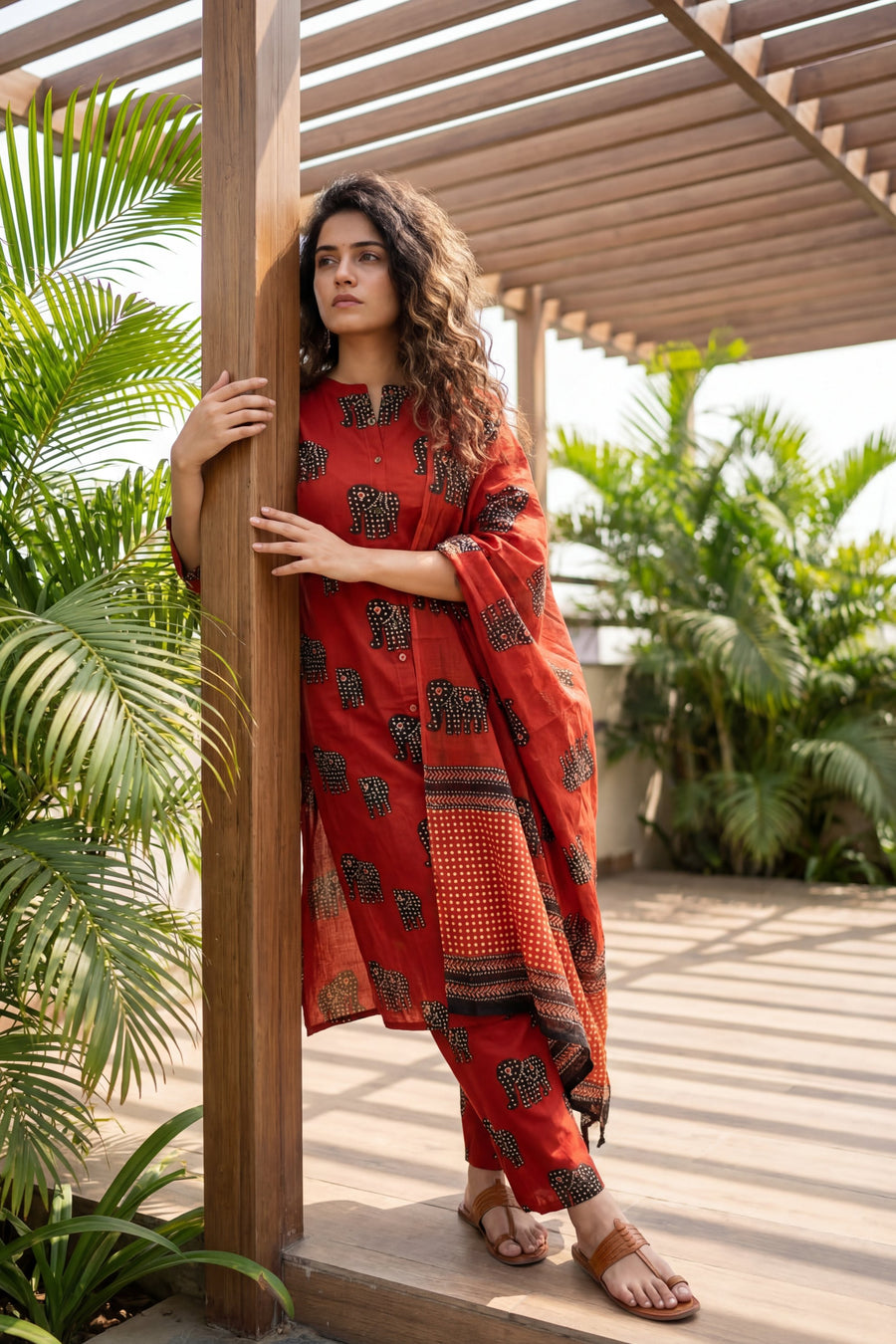 Crimson Herd Luxe Elephant Cotton Dupatta Set — image 5