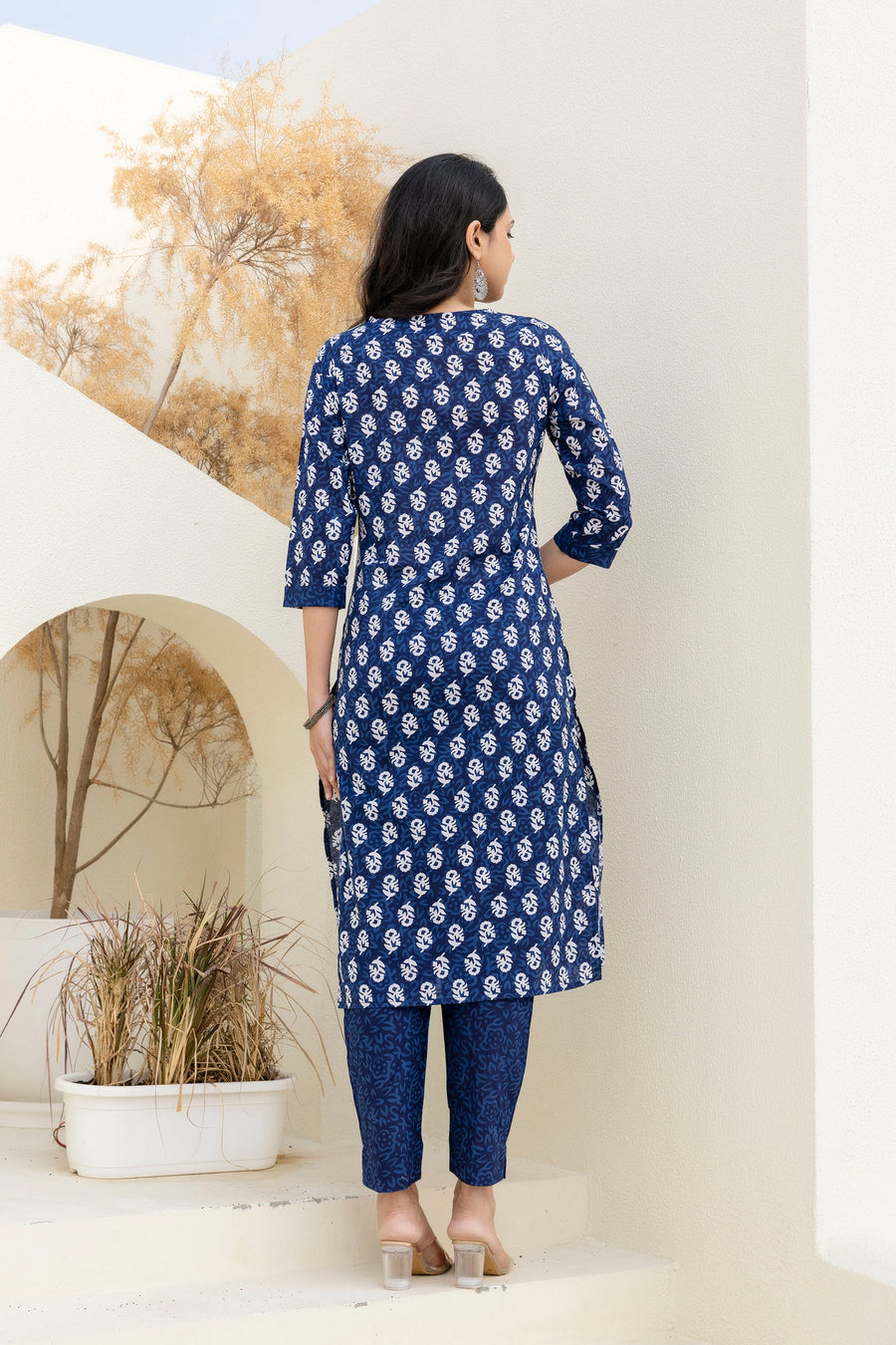 Indigo Petal Cotton Dupatta Set — image 2