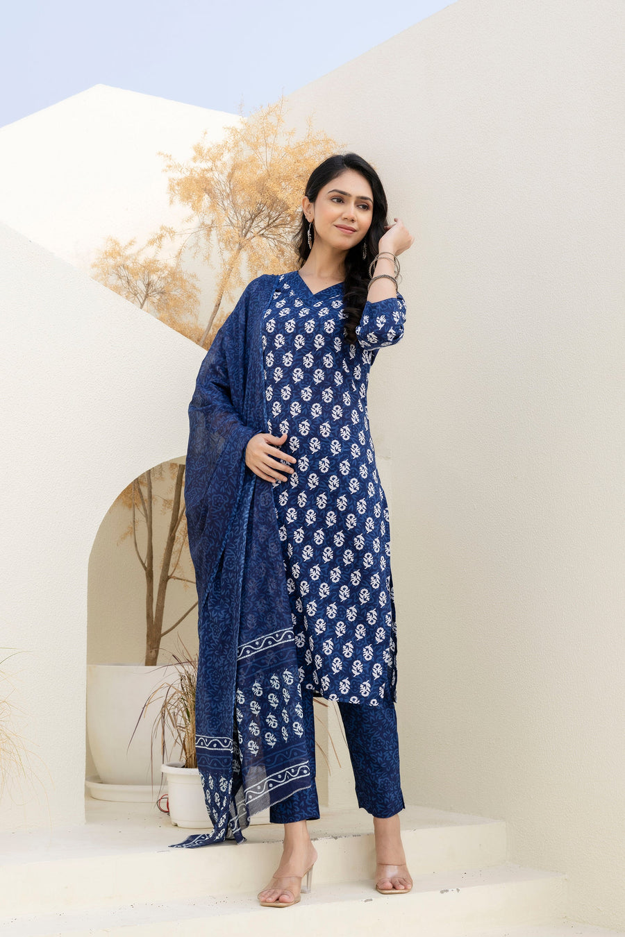 Indigo Petal Cotton Dupatta Set — image 5