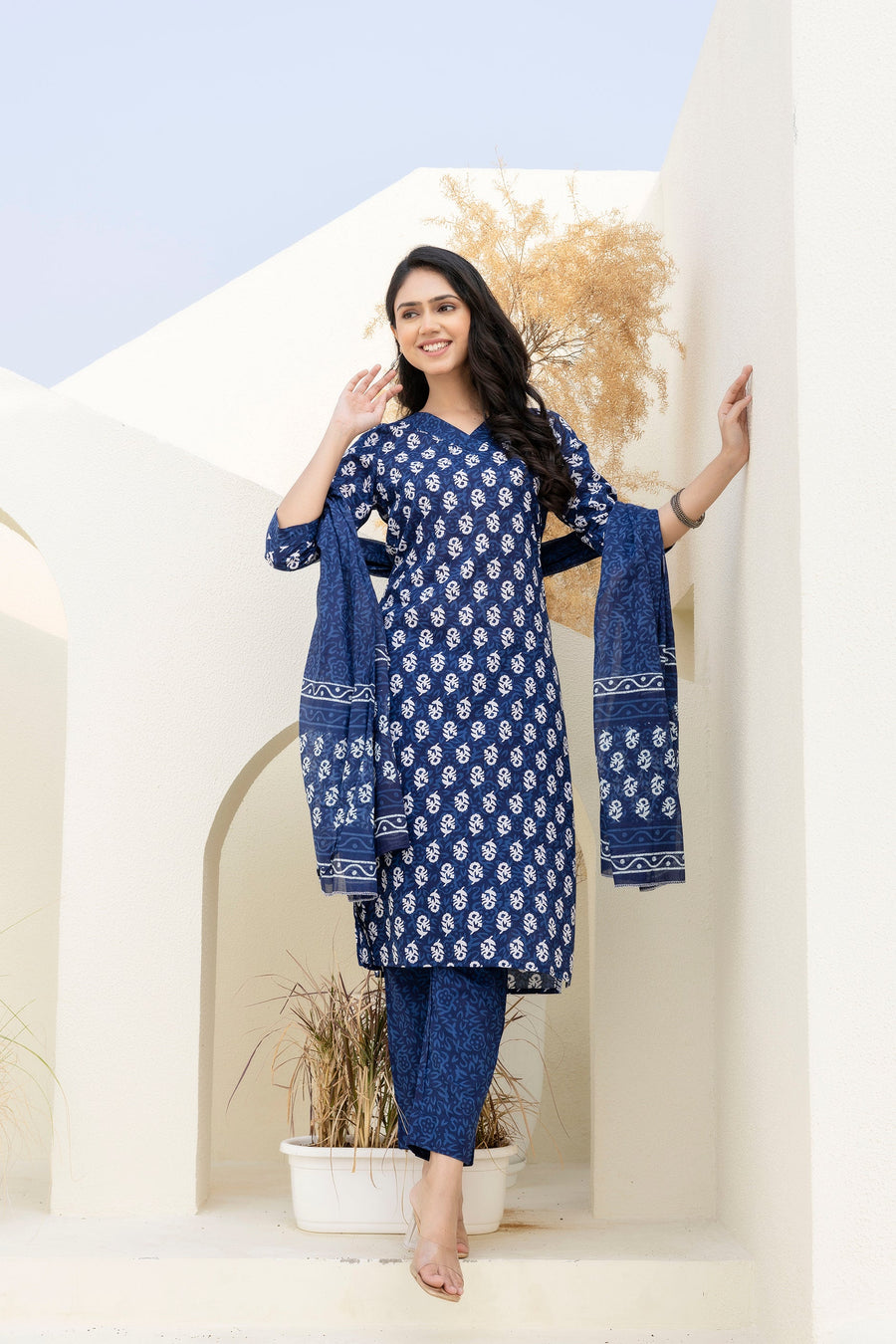 Indigo Petal Cotton Dupatta Set — image 10