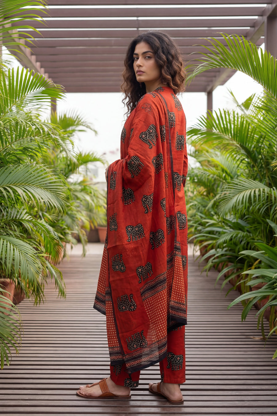 Crimson Herd Luxe Elephant Cotton Dupatta Set — image 6