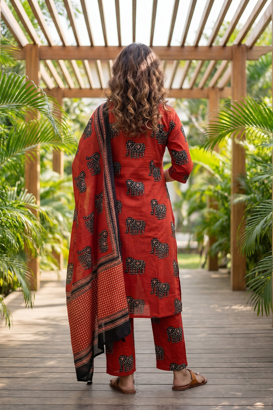 Crimson Herd Luxe Elephant Cotton Dupatta Set — image 7