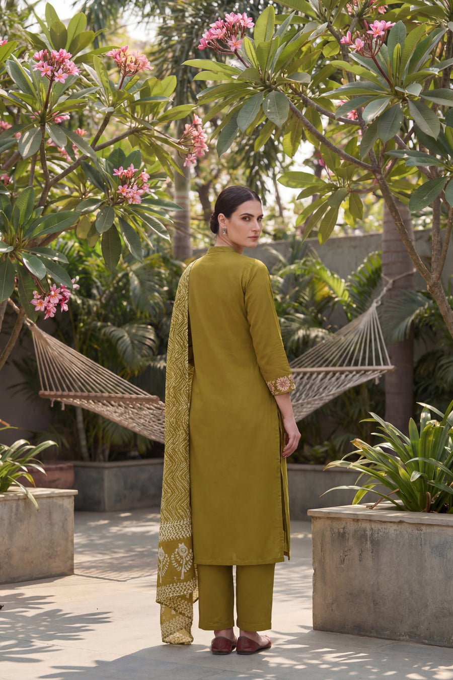 Moss Garden Elegy Embroidered Cotton Dupatta Set — image 11