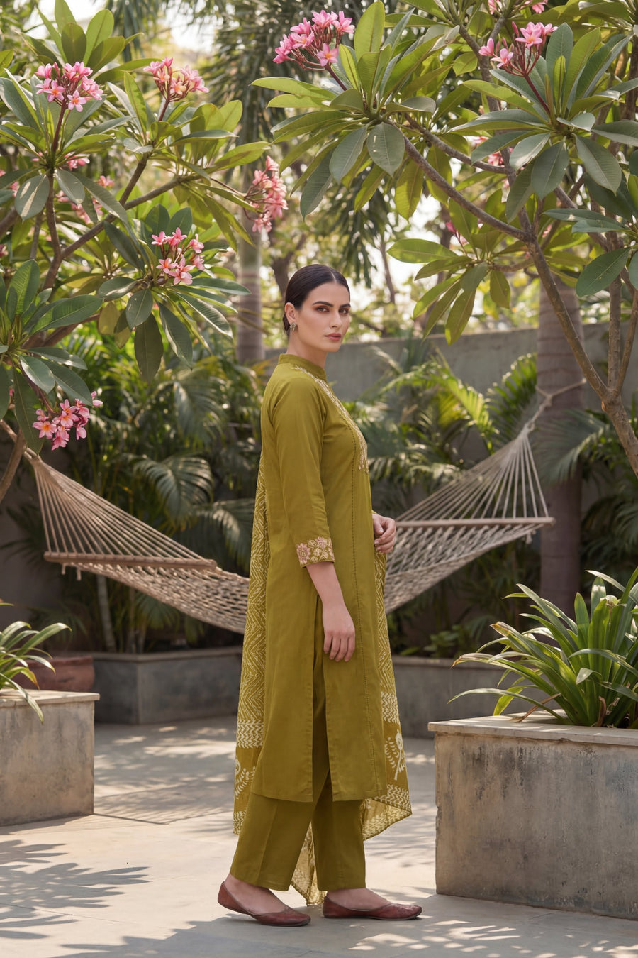 Moss Garden Elegy Embroidered Cotton Dupatta Set — image 9