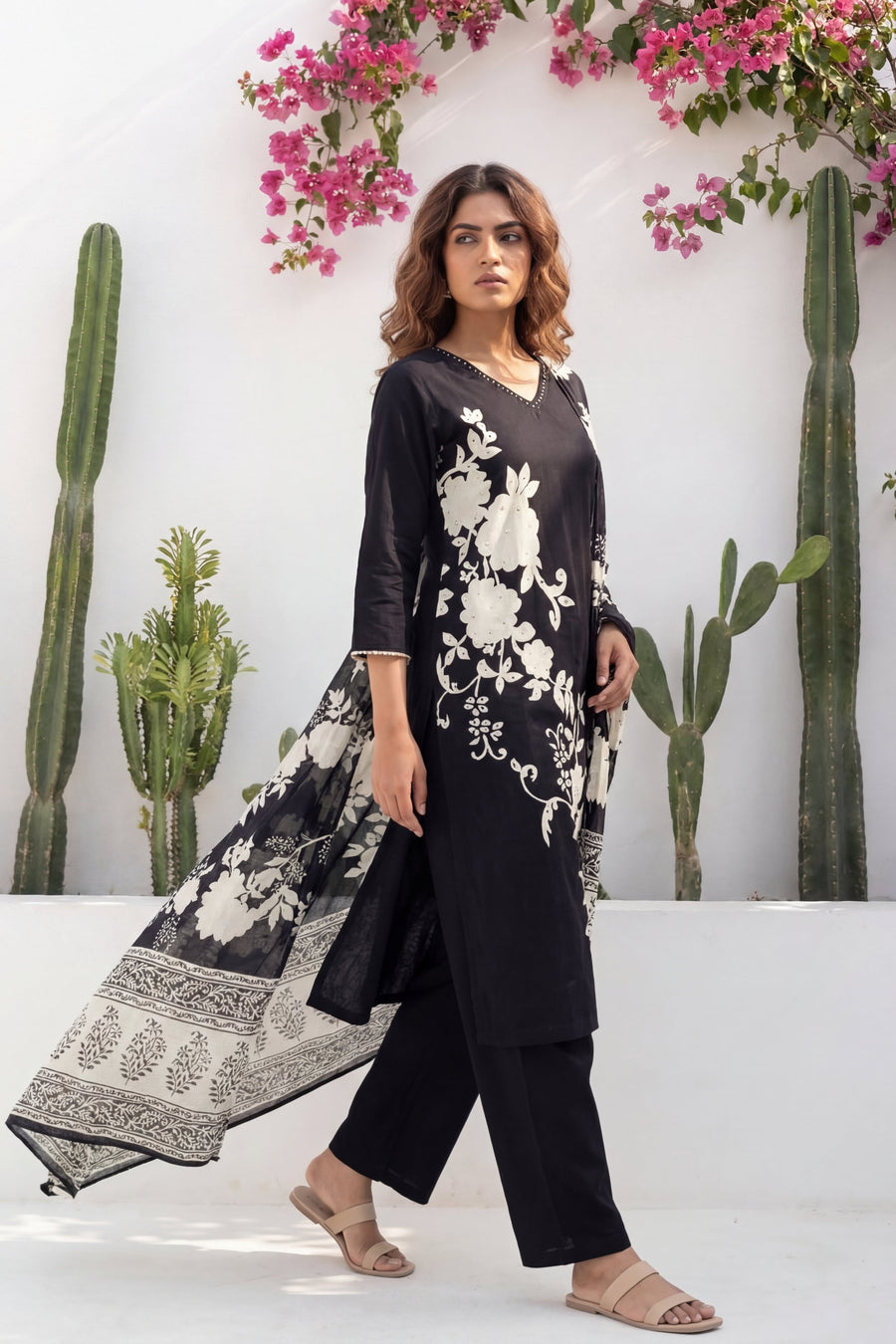 Obsidian Garden Drift Floral Cotton Dupatta Set — image 9
