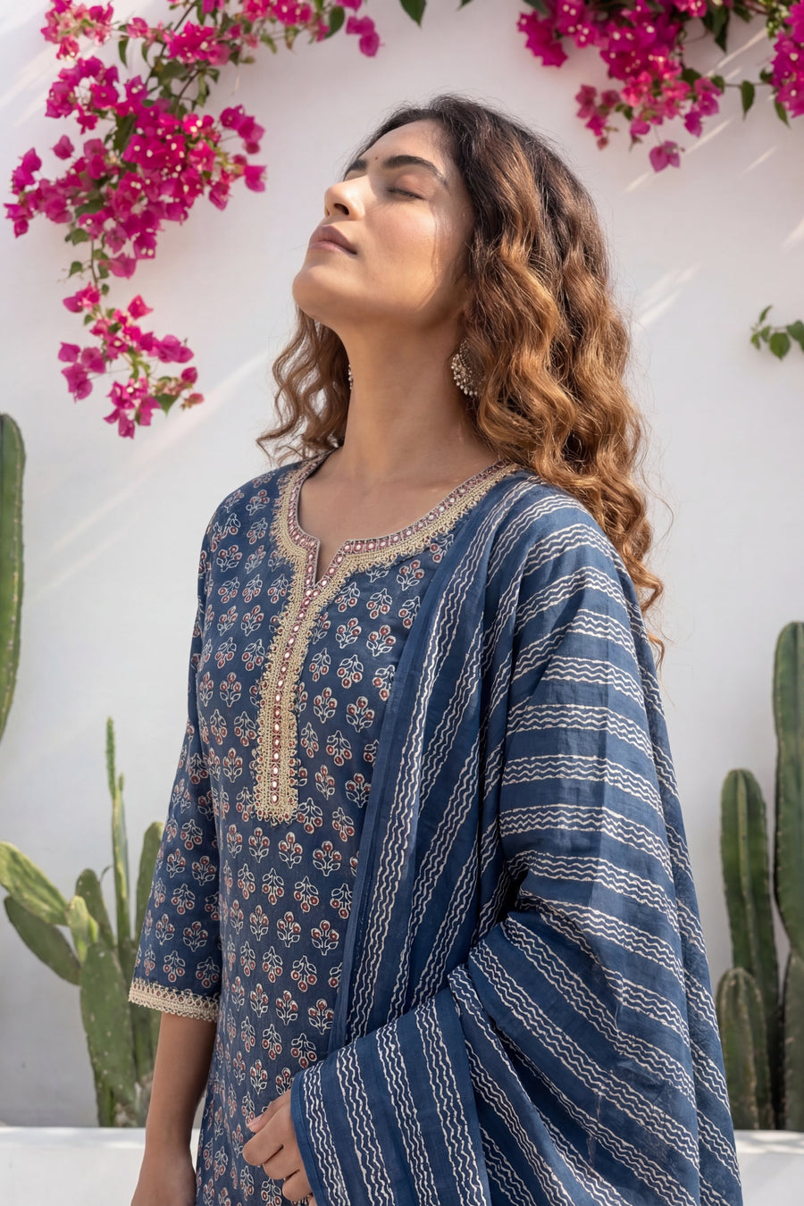 Indigo Boota Crest Floral Cotton Dupatta Set — image 6