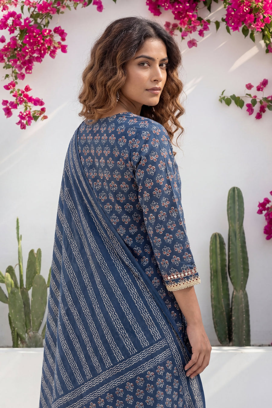 Indigo Boota Crest Floral Cotton Dupatta Set — image 8