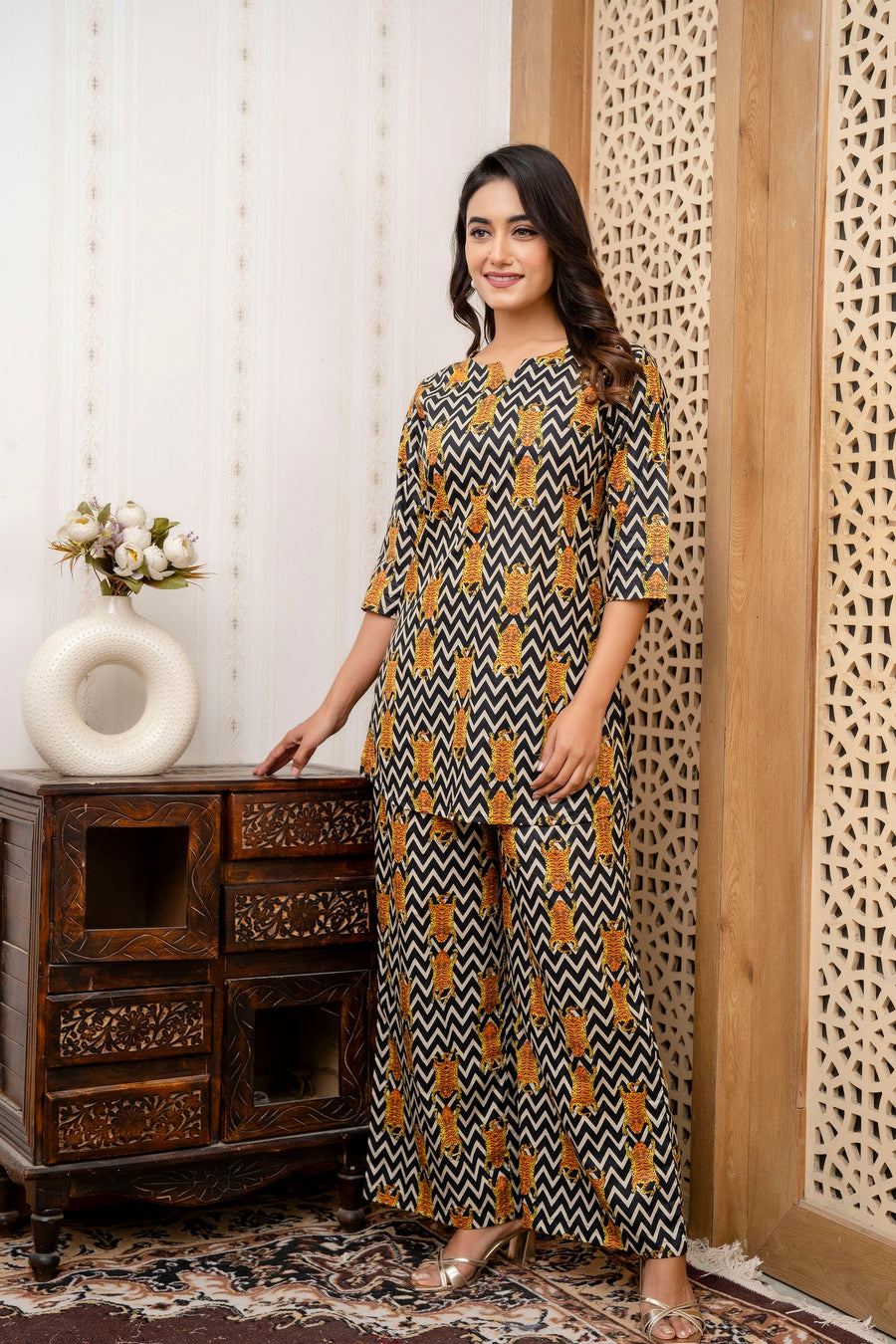 Monochrome Motion Zig-Zag Cotton Co-ord Set — image 8