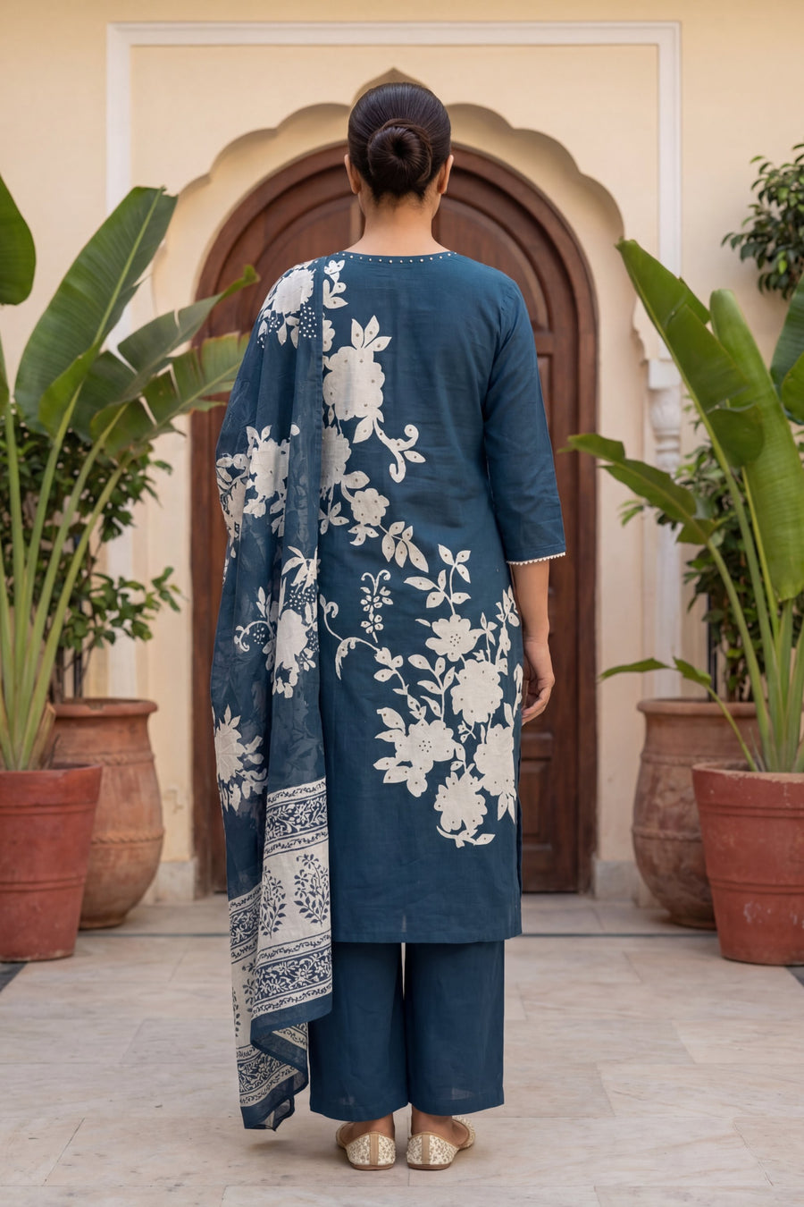 Cerulean Garden Pearl Floral Cotton Dupatta Set — image 3