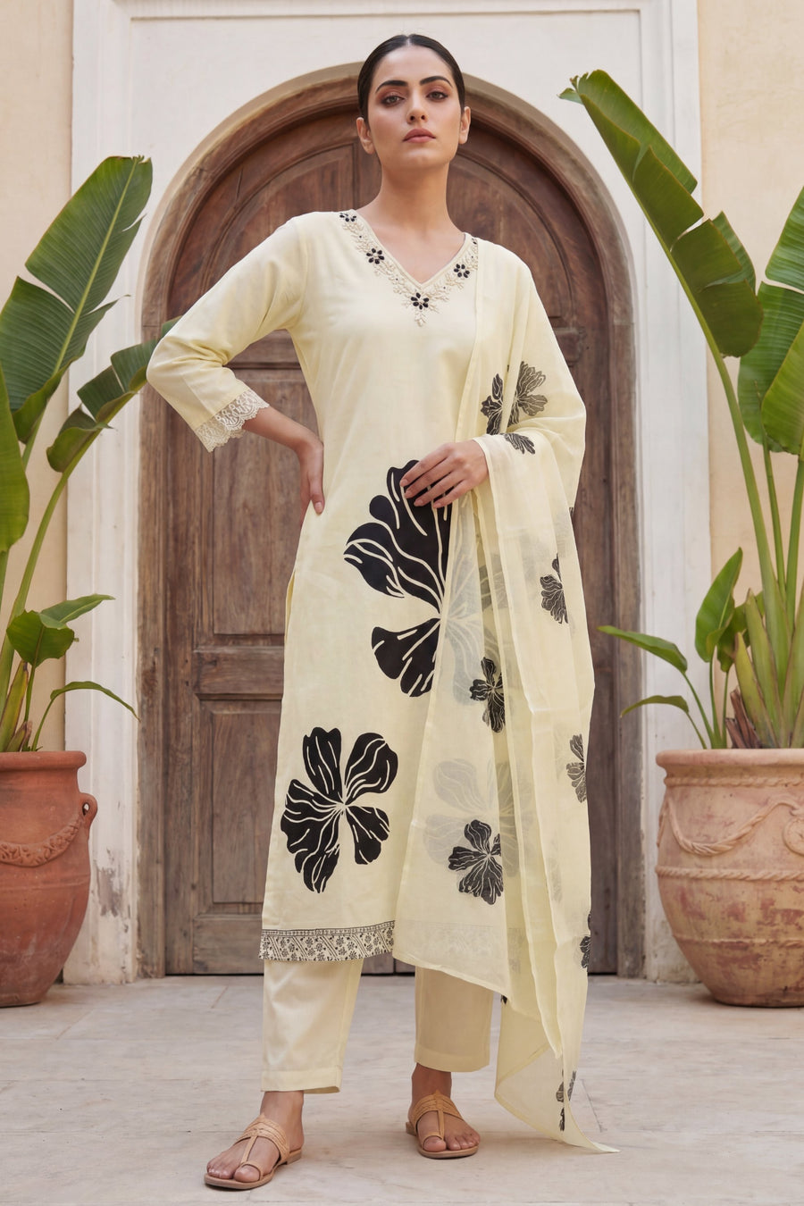 Vanilla Noir Bloom Botanical Cotton Dupatta Set — image 5