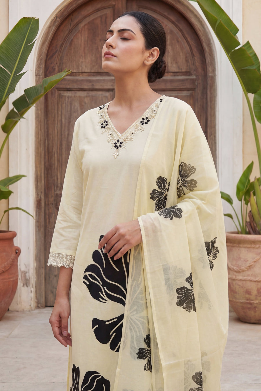 Vanilla Noir Bloom Botanical Cotton Dupatta Set — image 9