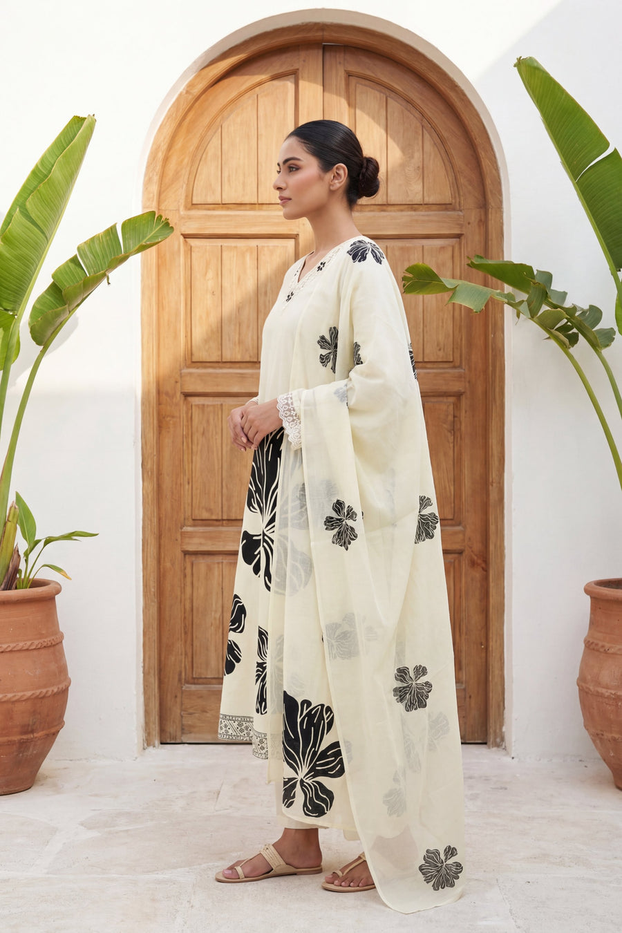 Vanilla Noir Bloom Botanical Cotton Dupatta Set — image 7